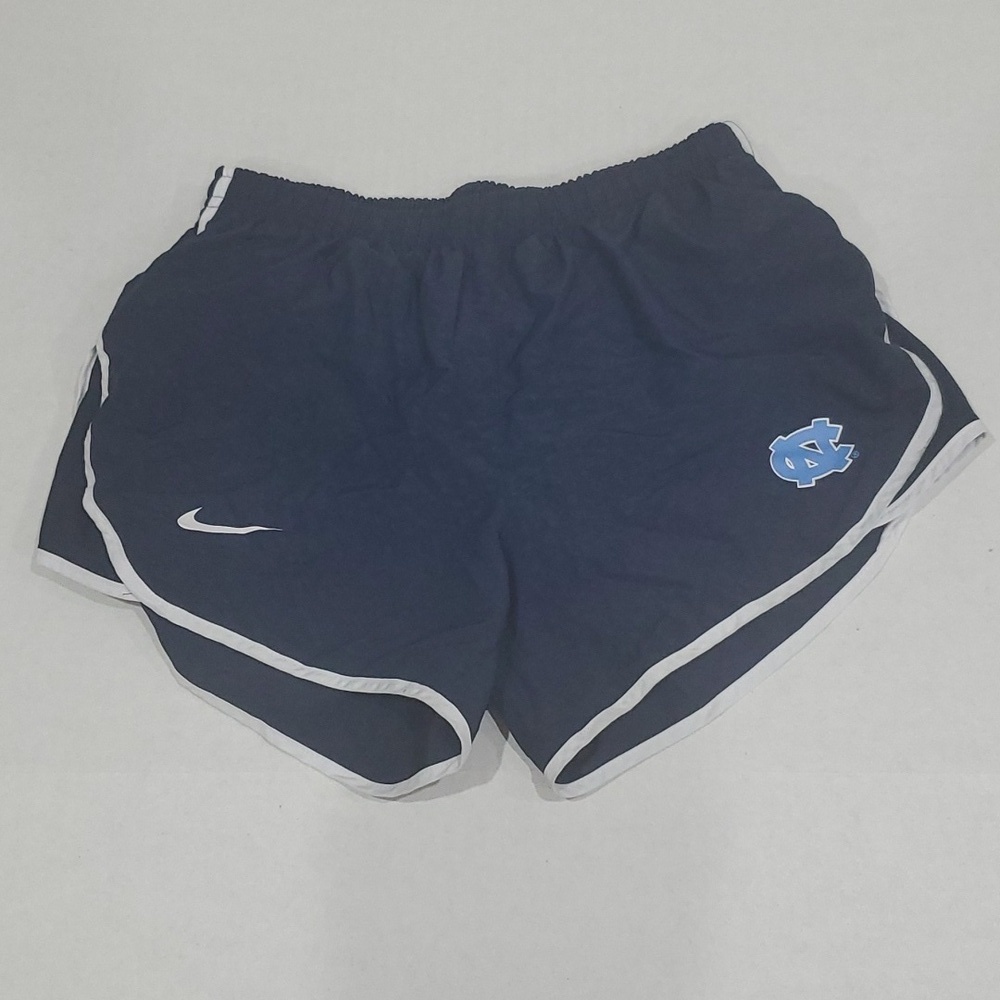 NIKE DRI FIT UNC SHORTS SIZE SMALL